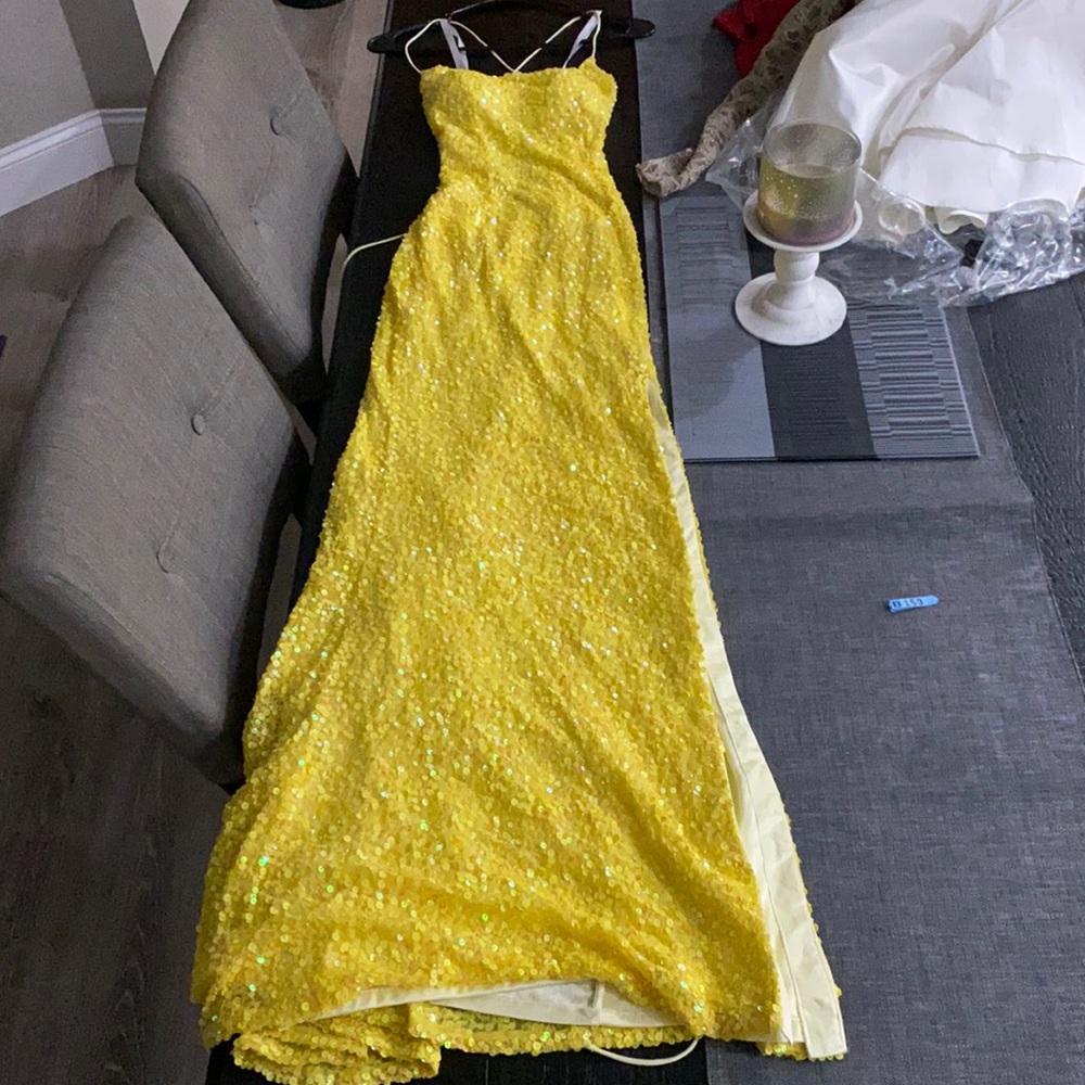 stunning yellow prom dress size 2